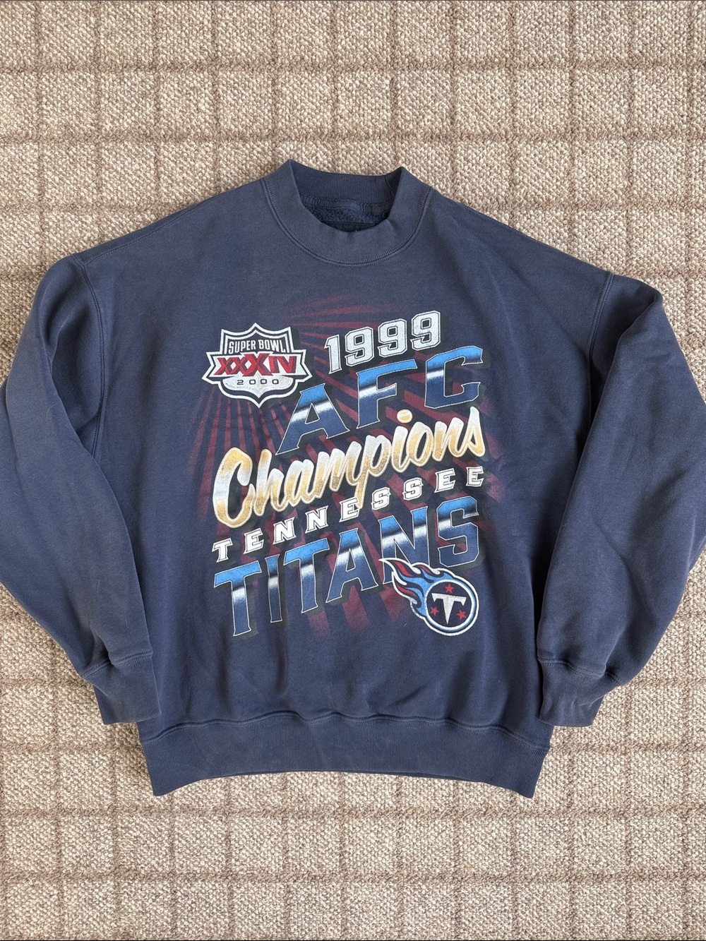 Like New Women’s Abercrombie & Fitch Navy Tennessee Titans Sweatshirt Size XS
